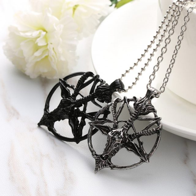 Men’s Gothic Style Chain Necklace with Pentagram Themed Pendant