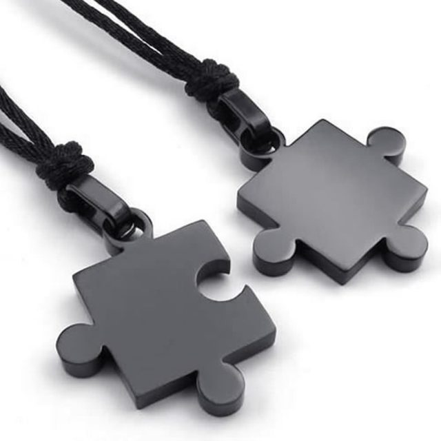 2 Pcs Puzzle Style Couple Pendants
