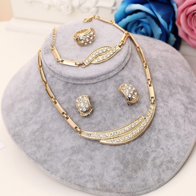 Luxurious Women’s Jewelry Set