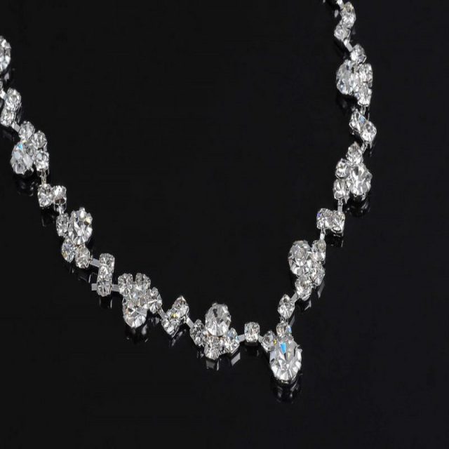 Women’s Elegant Crystal Jewelry Set