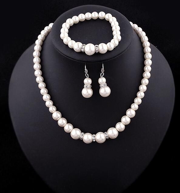 Fashionable Classic Silver Plated Bridal Jewelry Set