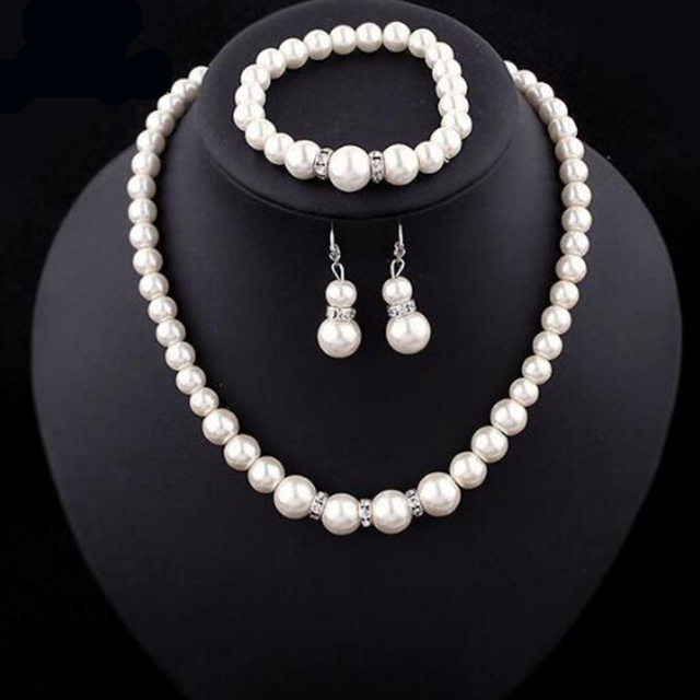 Fashionable Classic Silver Plated Bridal Jewelry Set