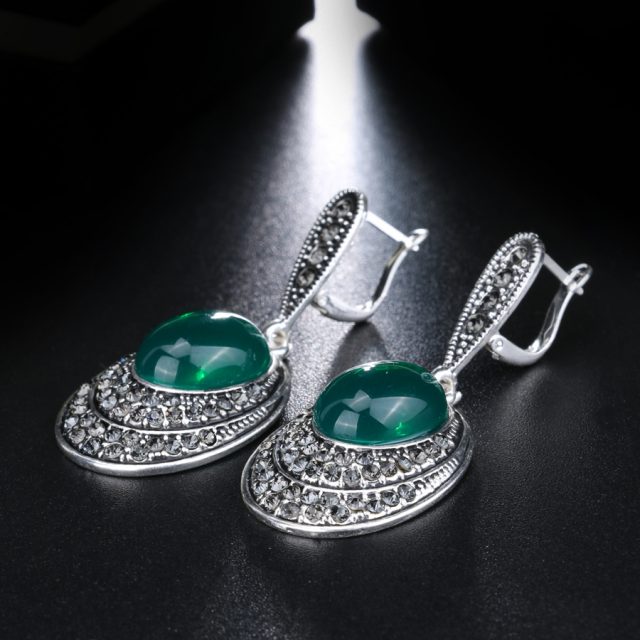 Exquisite Vintage Oval Shaped Women’s Jewelry Set